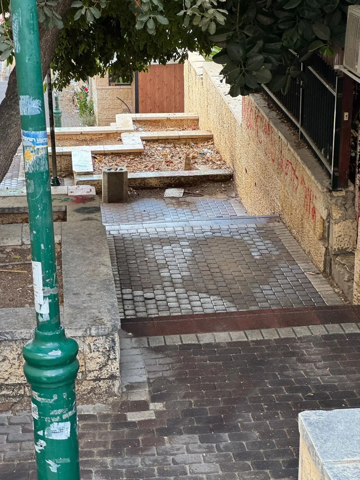 ניקיון מדרגות